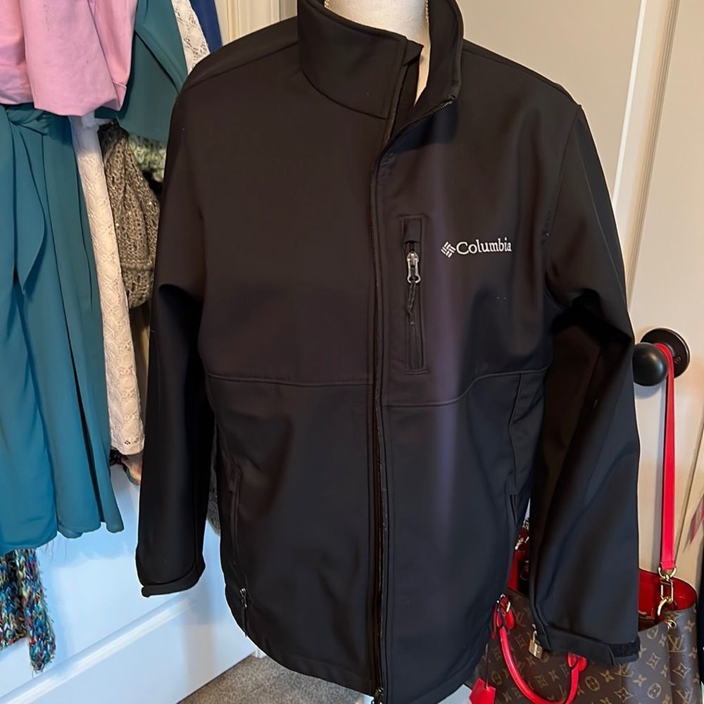 Columbia Soft Shell Jacket. Medium. - image 1